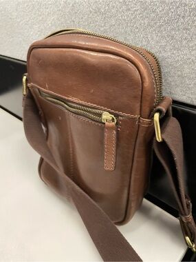 Men's Brown Leather Messenger Crossbody - Slim Everyday Carry